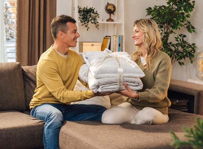 Комплект DORMEO Топла прегръдка сив - възглавница и одеало